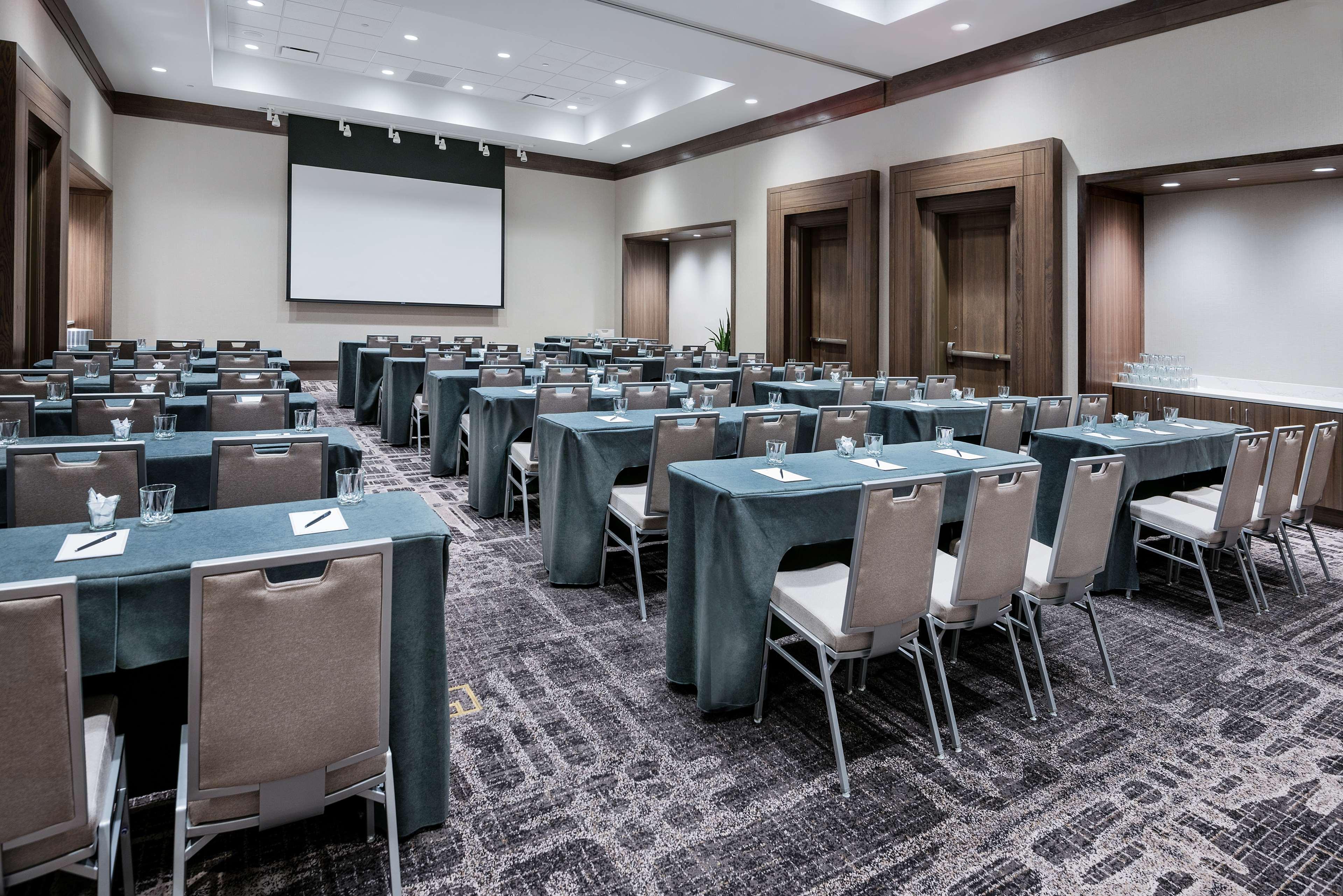 Hotel Embassy By Hilton Houston West - Katy 4*
