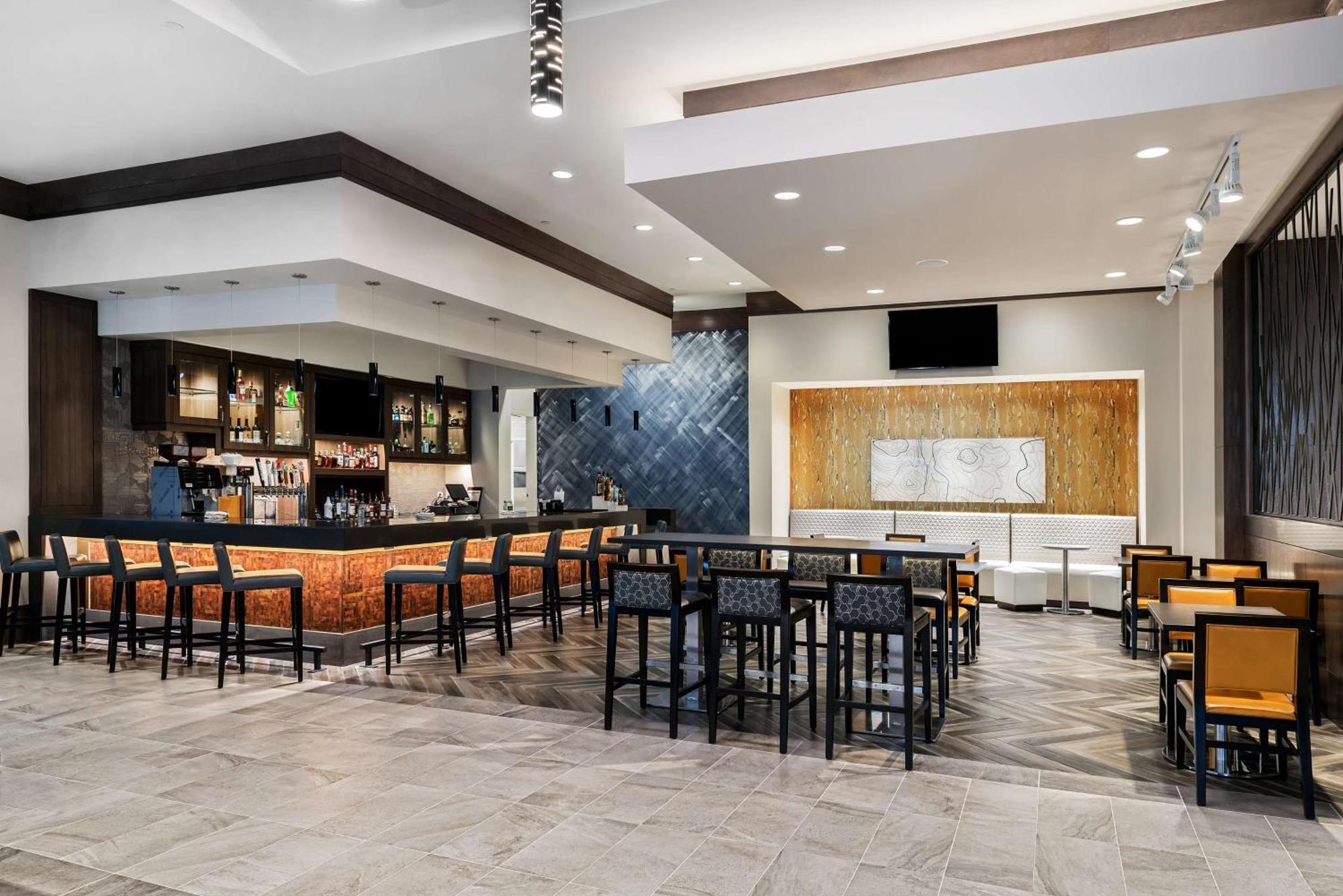 Hotel Embassy By Hilton Houston West - Katy 4*